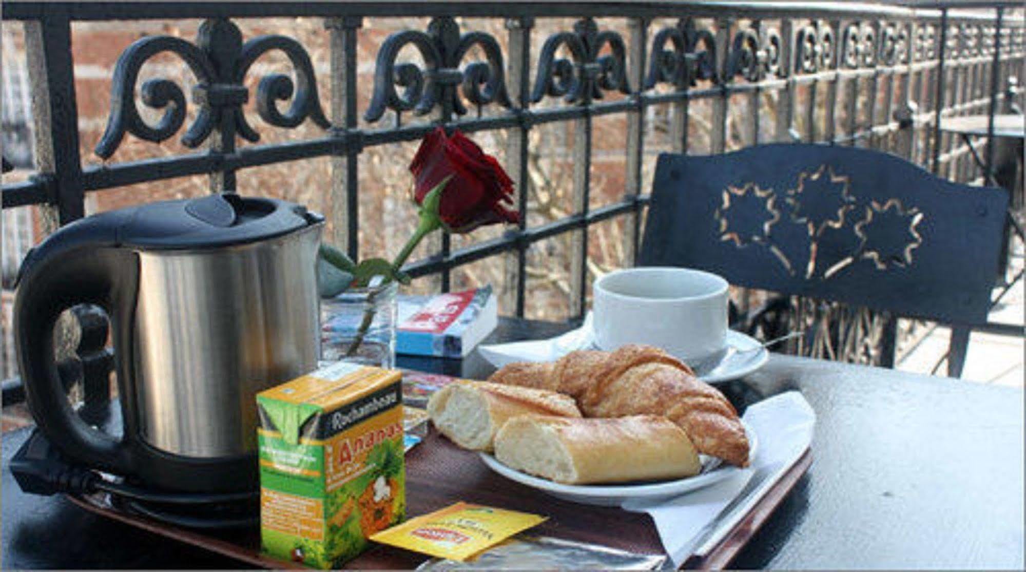 Hotel Baudin Paris Bagian luar foto