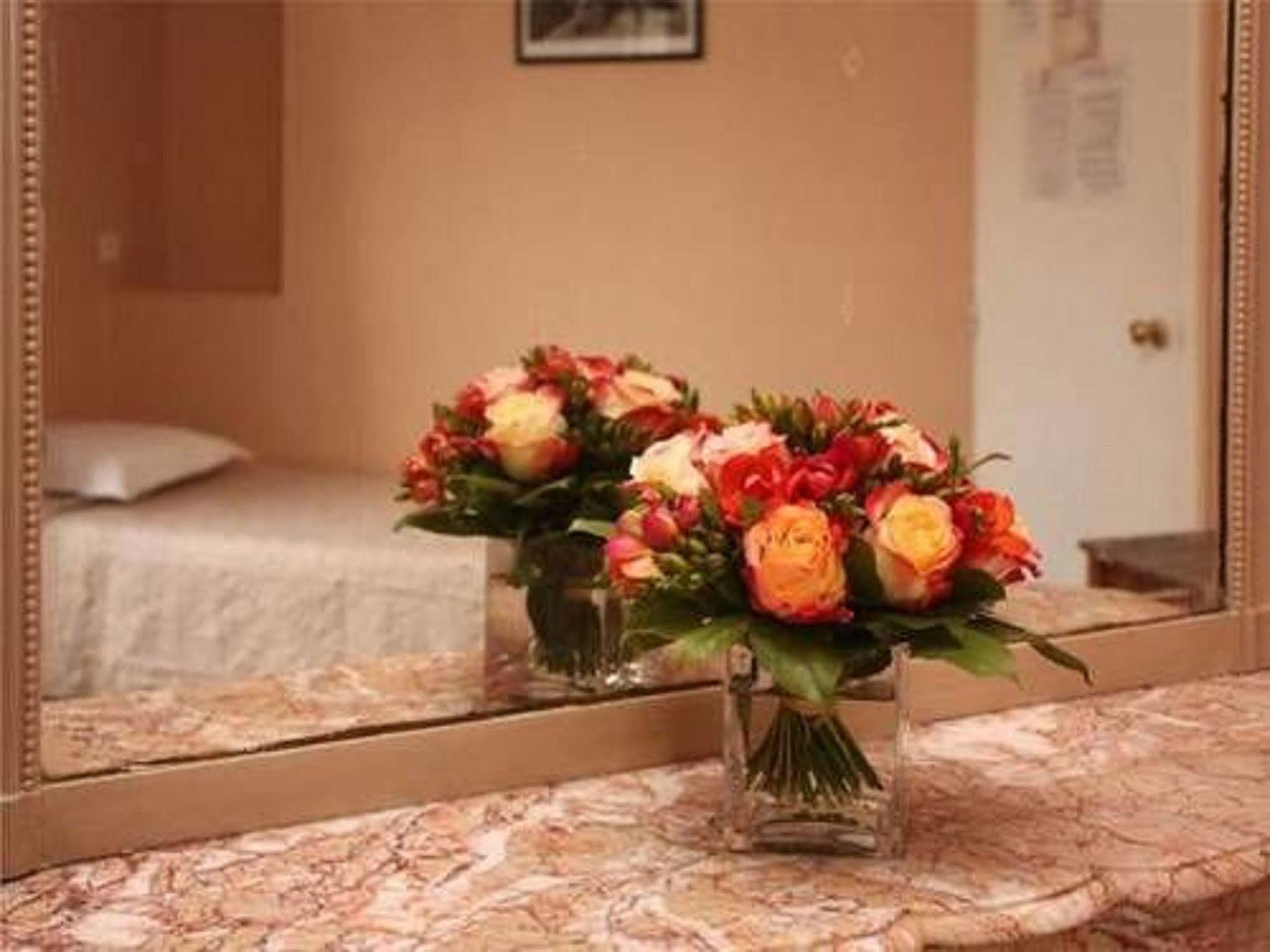 Hotel Baudin Paris Bagian luar foto